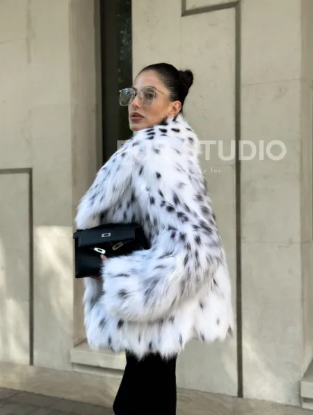 Шуба из меха лисы под рысь - цвет белый, PREMIUM COLLECTION - фото 7