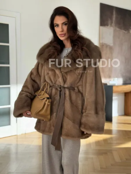 Шуба норковая бежевая с капюшоном - фото 0