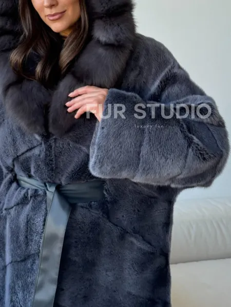 Длинная норковая шуба с куницей капюшон - фото 1