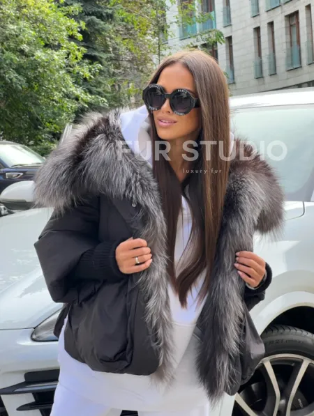 Пуховик с воротником из чернобурой лисы - фото 2