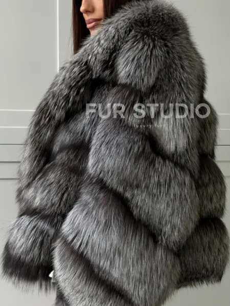Полушубок из натурального меха чернобурки - фото 2