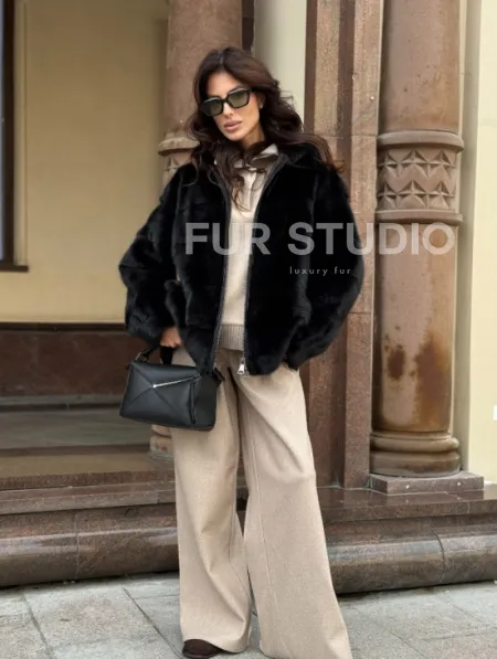 Черная норковая шуба с капюшоном - фото 10