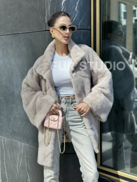 Норковая шуба в цвете нюд - фото 3