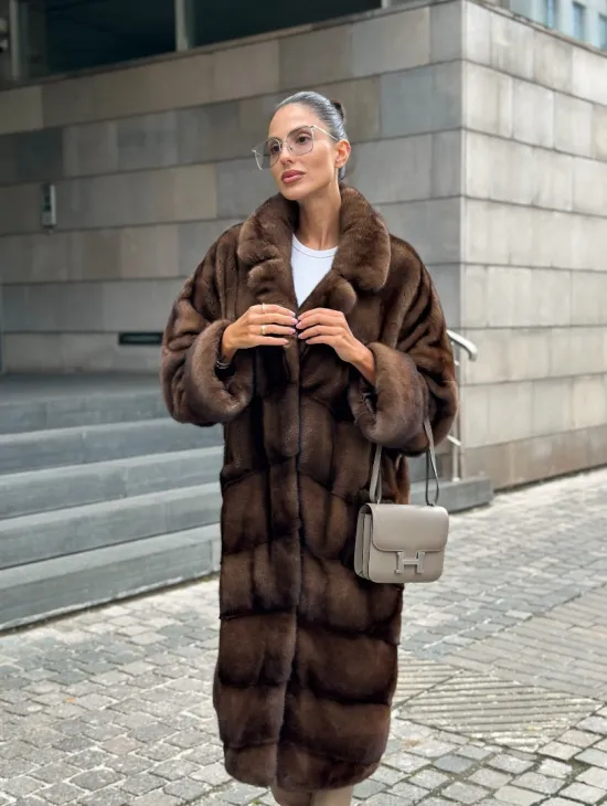 Шуба из меха норки английский воротник - цвет соболь - фото 0