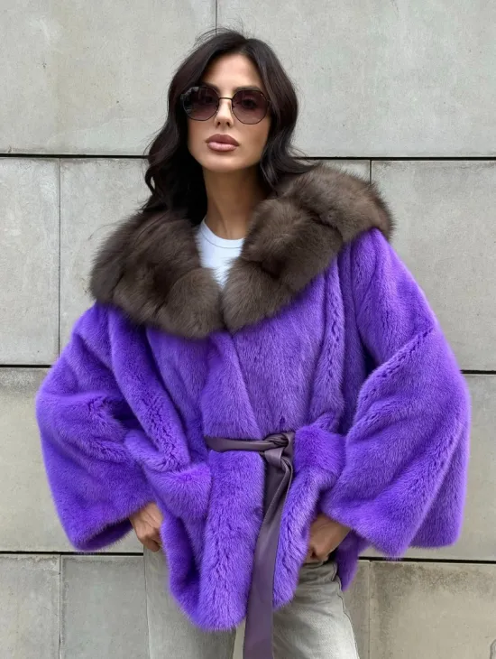 Шуба из норки Violet с капюшоном из меха куницы - фото 10