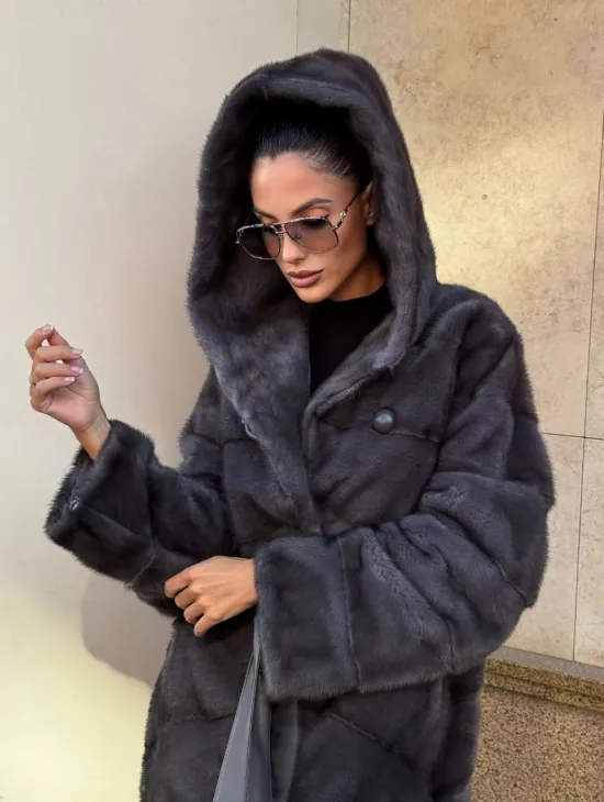 Шуба кимоно из импортной норки с капюшоном в цвете графит - фото 4