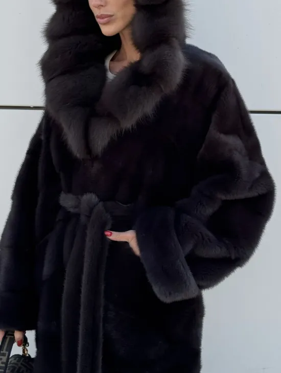 Шуба норковая с капюшоном из меха куница - цвет уголь - фото 1
