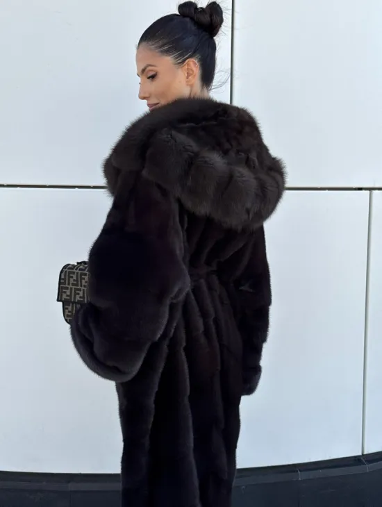 Шуба норковая с капюшоном из меха куница - цвет уголь - фото 8