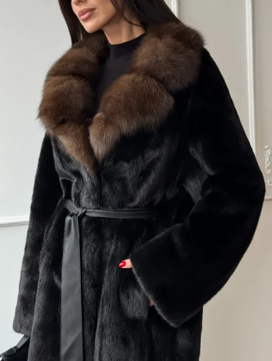 Шуба кимоно LUXURY FASHION из аукционной норки NAFA MINK с английским воротником из меха соболя - фото 2