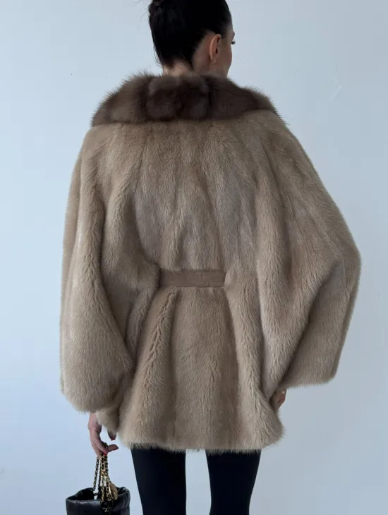 Зимнее пончо из меха норки Pastel с воротником из куницы - фото 4