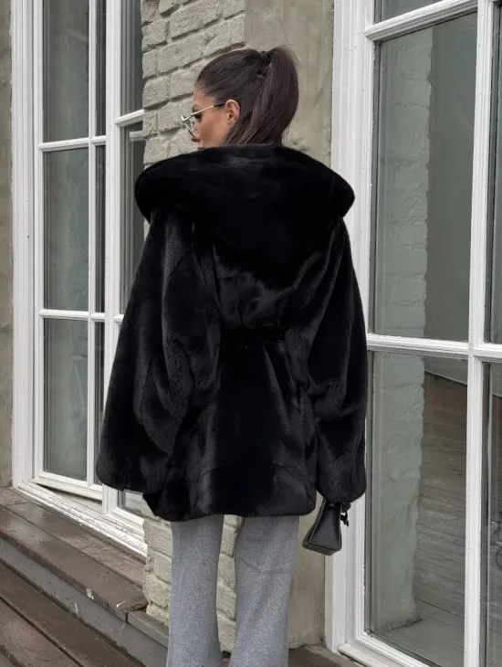 Шуба из канадской норки с капюшоном кобра, фасон летучая мышь - фото 5