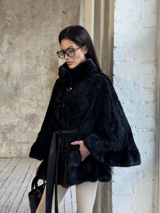 Женское меховое манто из меха каракульчи с отделкой из норки - фото 8