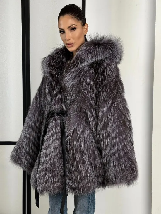 Шуба из меха чернобурки с капюшоном в росшив - летучая мышь - фото 3