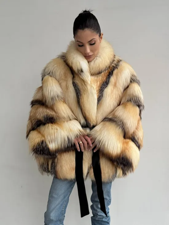 Шуба из меха лисы «Golden fox» - летучая мышь - фото 6