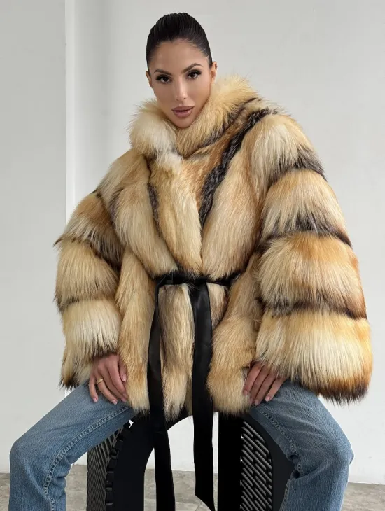 Шуба из меха лисы «Golden fox» - летучая мышь - фото 2