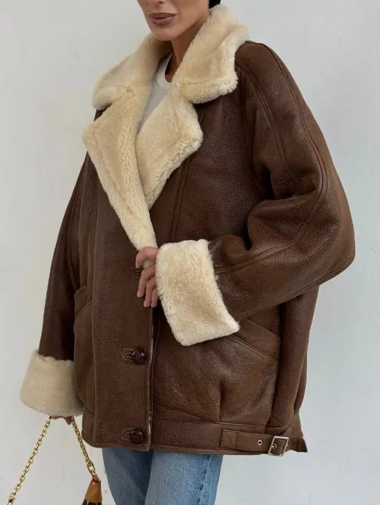 Коричневая женская винтажная дубленка на пуговицах - фото 10