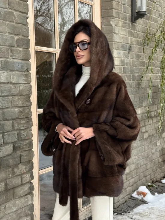 Полушубок из натурального меха норки Nafa mink в цвете соболь с капюшоном, фасон - летучая мышь - фото 9