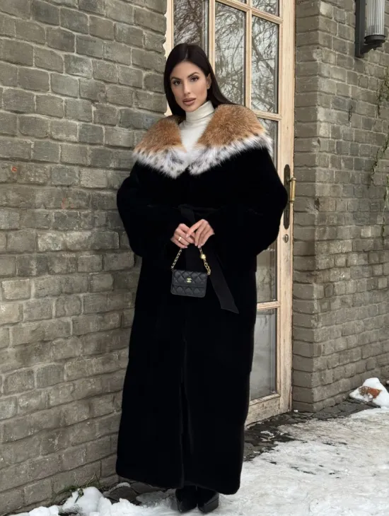 Черная длинная шуба из норки с капюшоном из меха рыси - фото 10