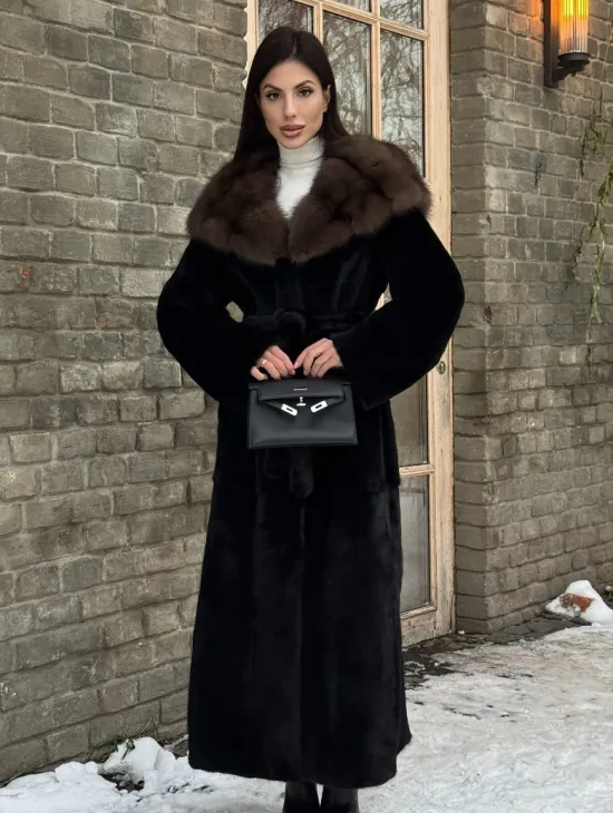 Длинная норковая шуба из норки Blackglama с капюшоном из меха куницы - фото 0