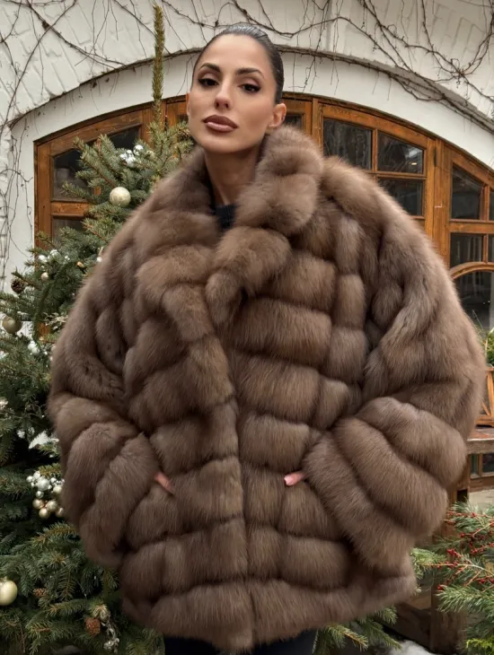 Полушубок оверсайз из меха куницы с английским воротником - фото 7