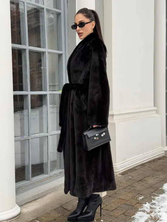 Натуральная коричневая норковая шуба в аукционном мехе SAGA FURS - фото 7