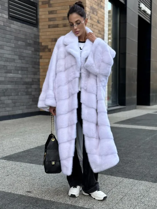 Светлая норковая шуба 