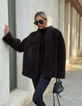 Двусторонняя коричневая дубленка из овчины - фото 12