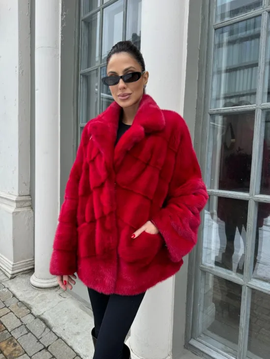 Полушубок норковый в гранатовом оттенке - фото 5
