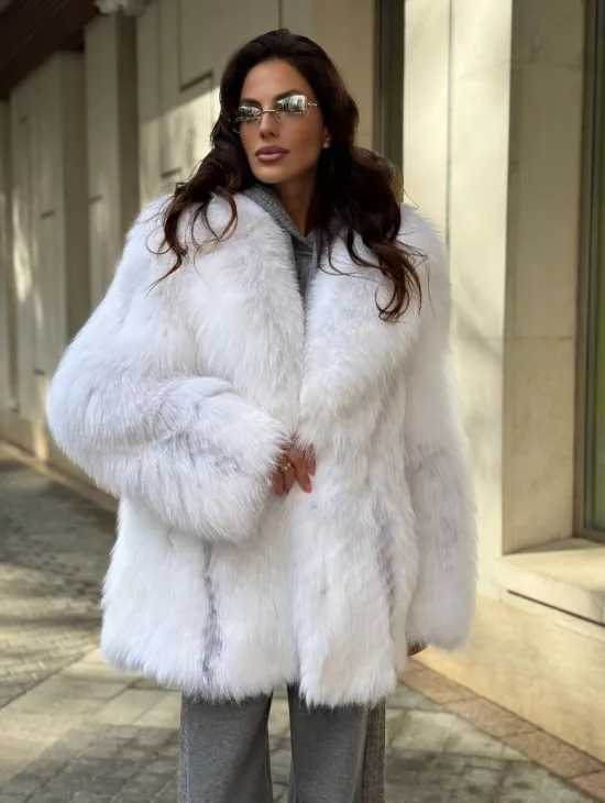 Шуба из белой арктической лисы - фото 3