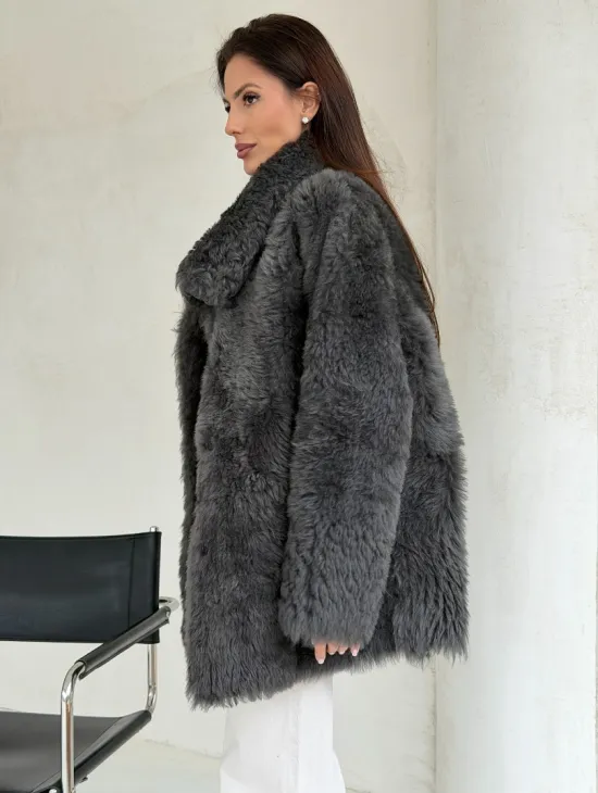 Серая дубленка из тиградо - фото 6