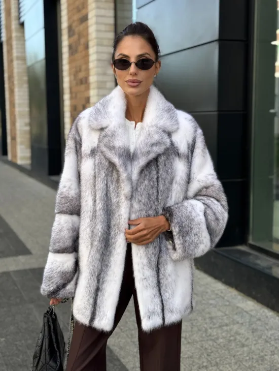 Белая норковая куртка автоледи английский воротник - фото 0