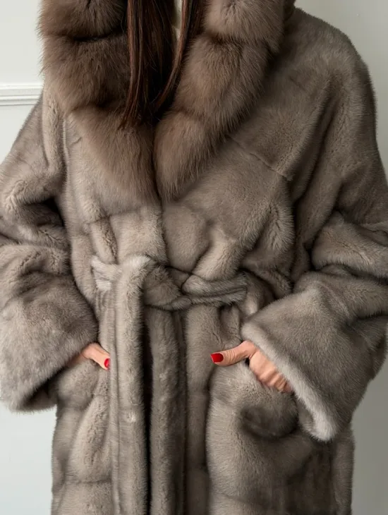 Шуба норковая с капюшоном куница - цвет светло-серый - фото 1