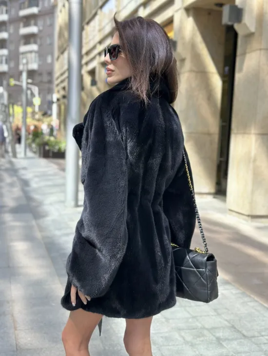 Шуба из плюшевой норки NAFA, роспуск - цвет черный изумруд - фото 2