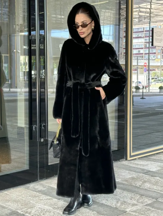 Удлиненная шуба из норки BLACKGLAMA с капюшоном - фото 0